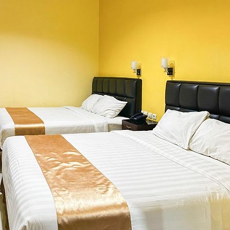 Kartika Hotel Syariah Pacitan Mitra Reddoorz Exteriér fotografie