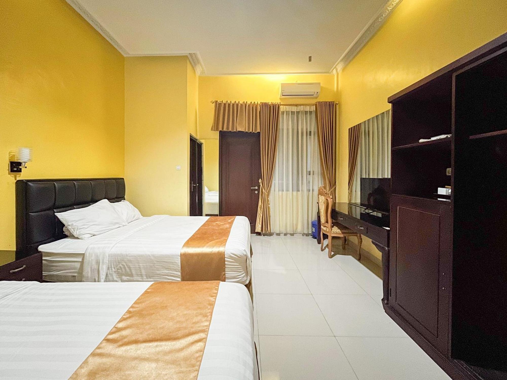 Kartika Hotel Syariah Pacitan Mitra Reddoorz Exteriér fotografie