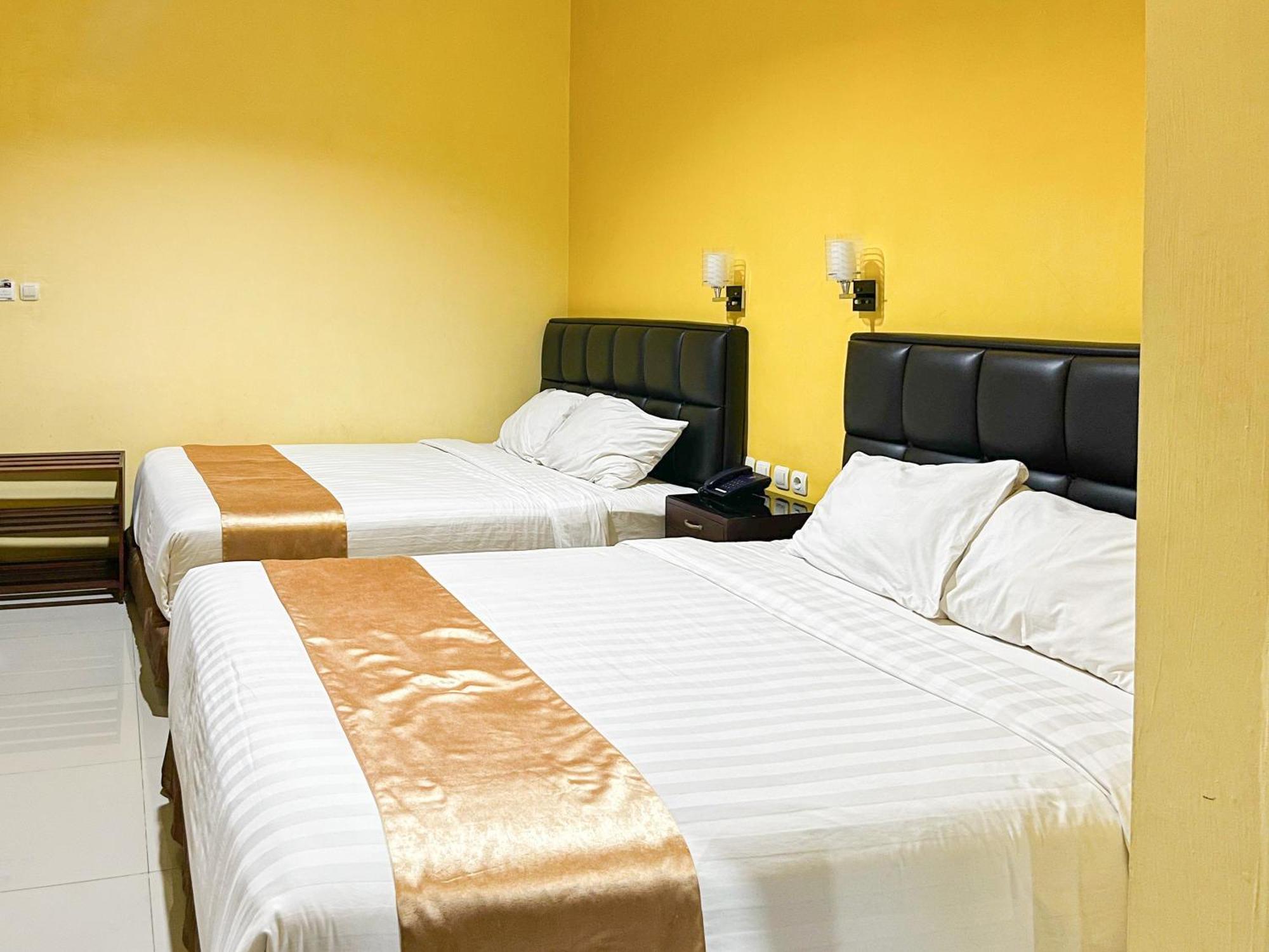Kartika Hotel Syariah Pacitan Mitra Reddoorz Exteriér fotografie