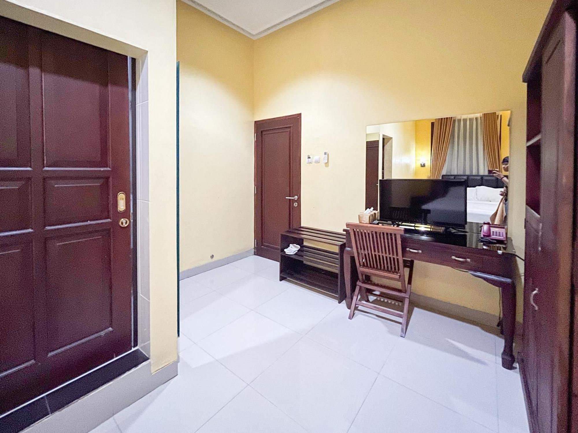 Kartika Hotel Syariah Pacitan Mitra Reddoorz Exteriér fotografie