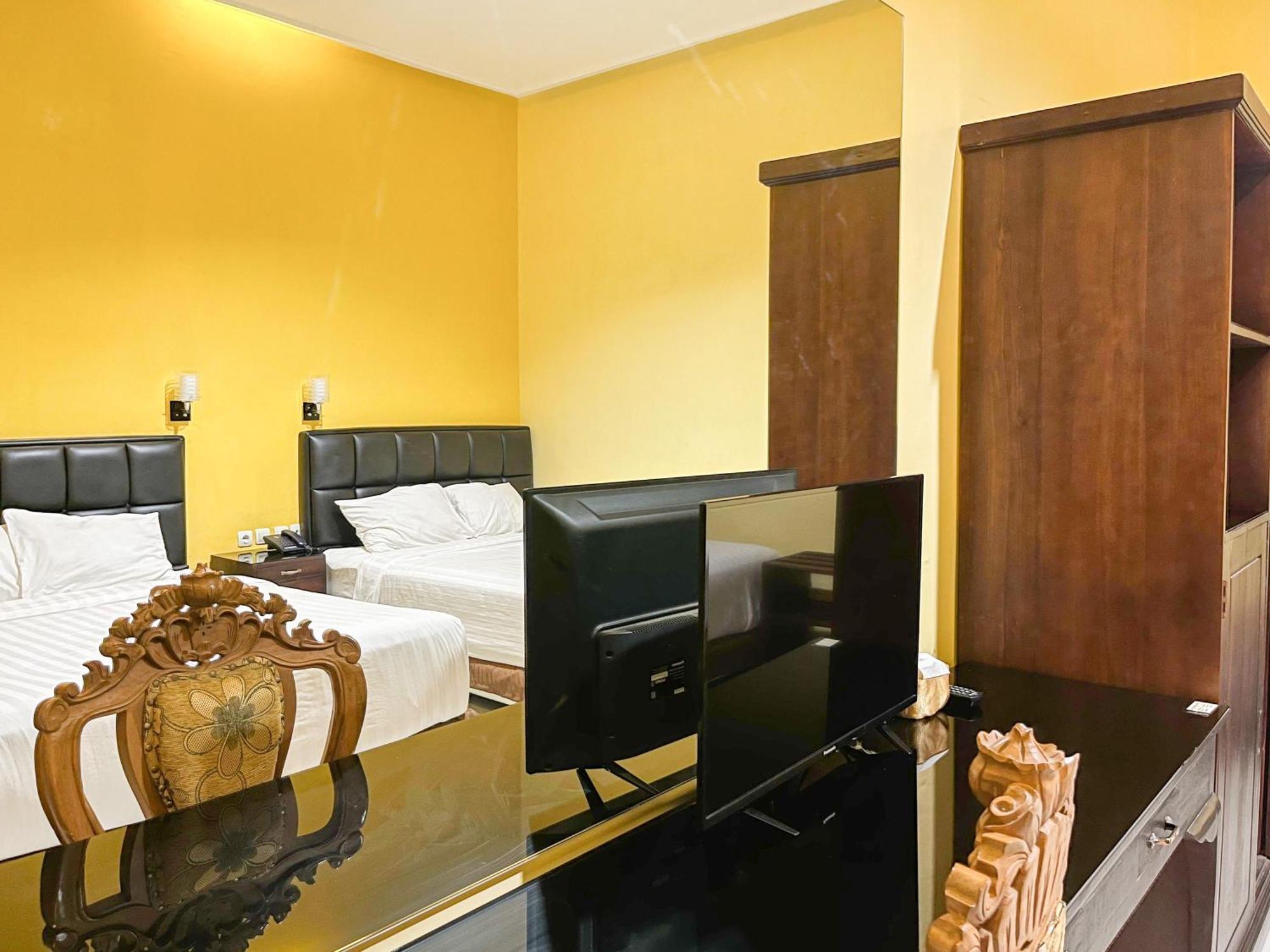 Kartika Hotel Syariah Pacitan Mitra Reddoorz Exteriér fotografie