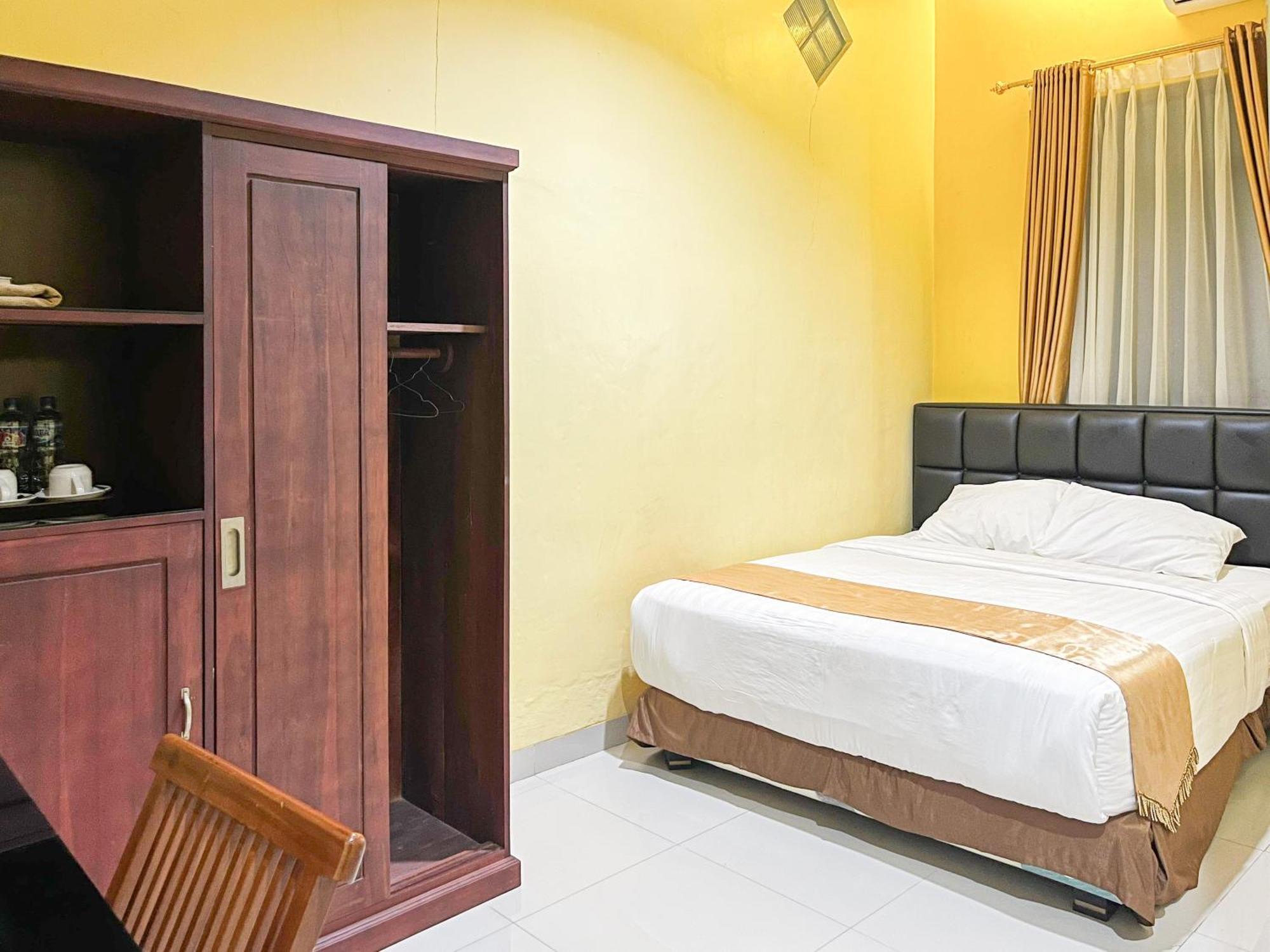 Kartika Hotel Syariah Pacitan Mitra Reddoorz Exteriér fotografie