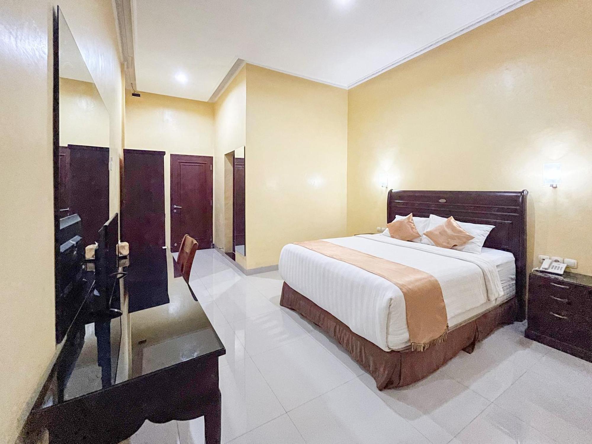 Kartika Hotel Syariah Pacitan Mitra Reddoorz Exteriér fotografie