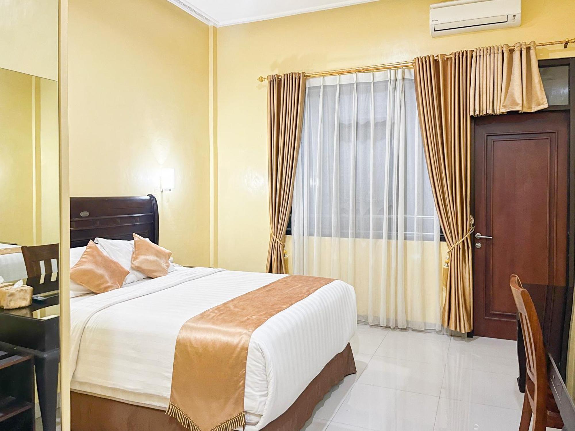 Kartika Hotel Syariah Pacitan Mitra Reddoorz Exteriér fotografie