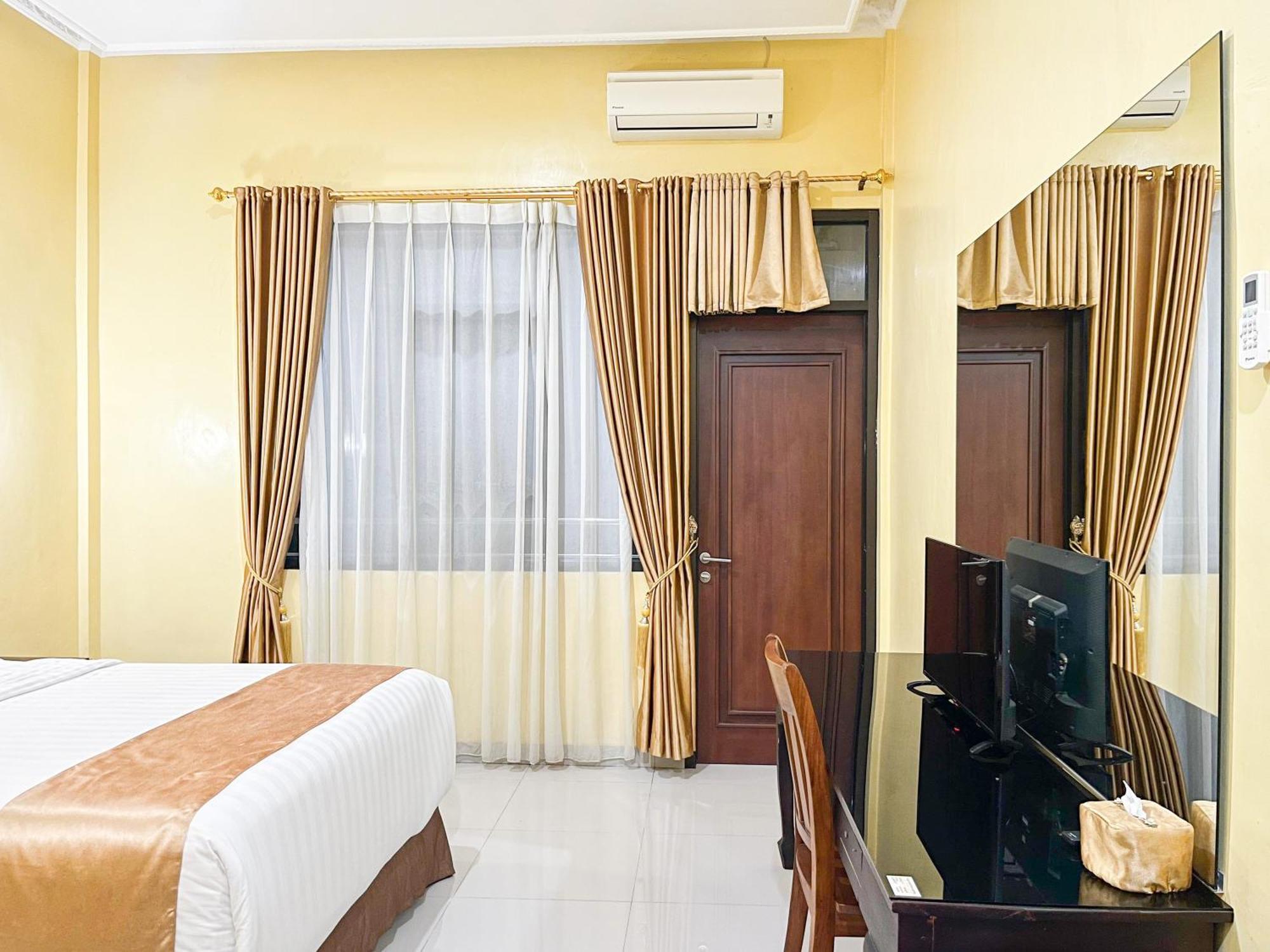 Kartika Hotel Syariah Pacitan Mitra Reddoorz Exteriér fotografie