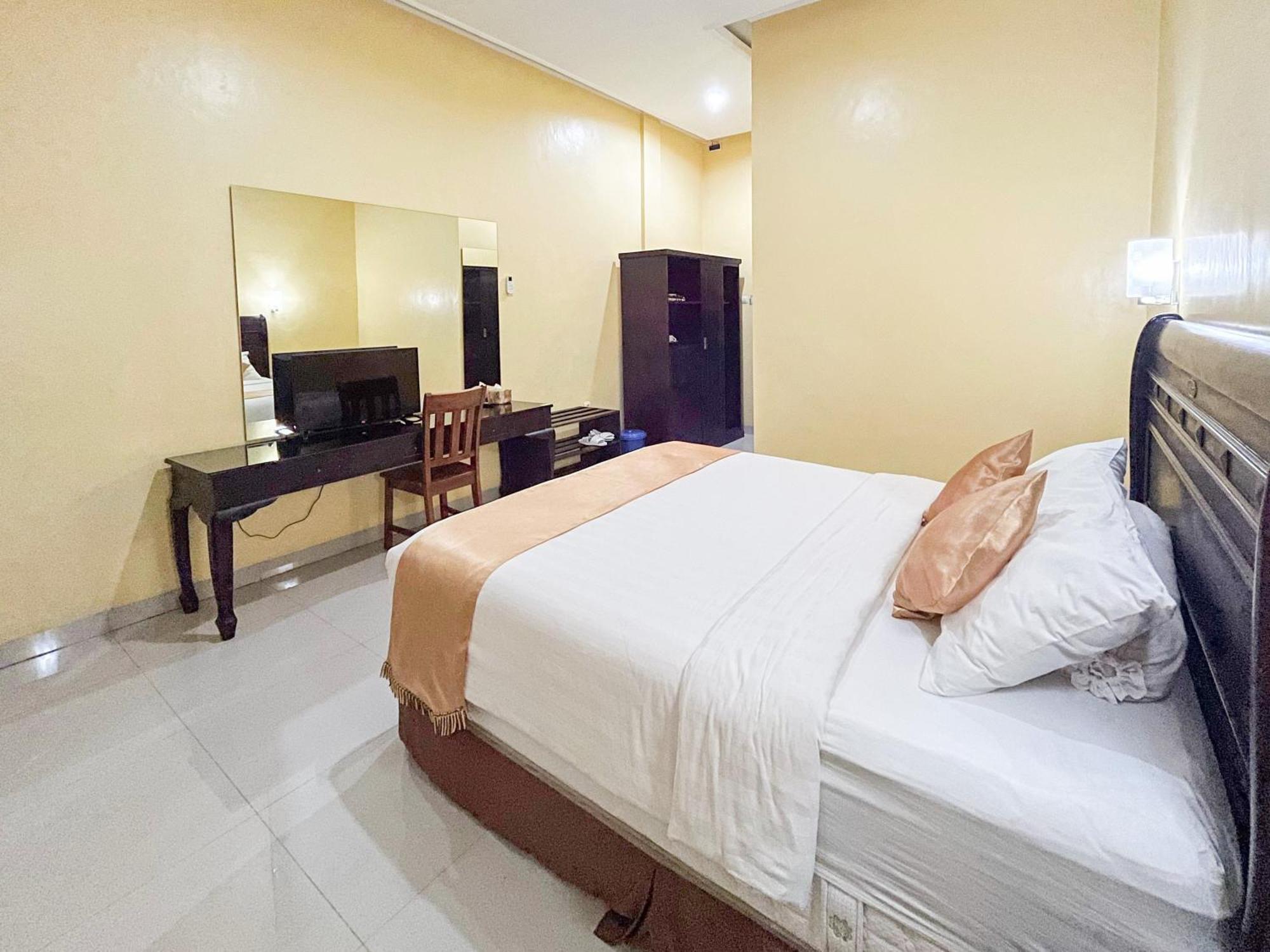 Kartika Hotel Syariah Pacitan Mitra Reddoorz Exteriér fotografie