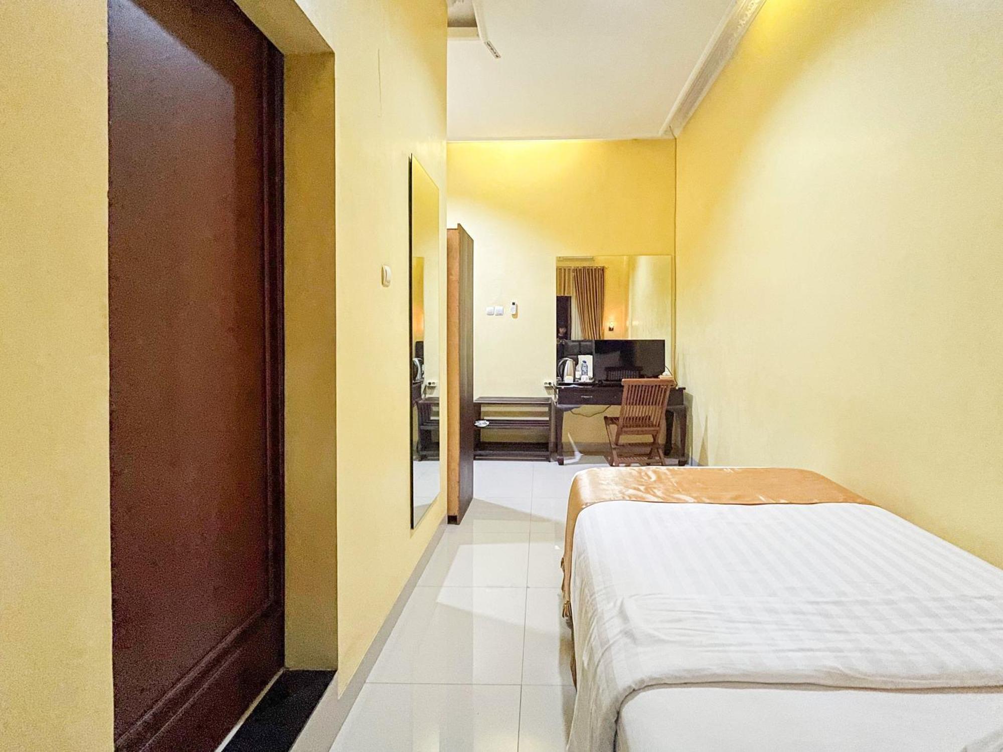 Kartika Hotel Syariah Pacitan Mitra Reddoorz Exteriér fotografie