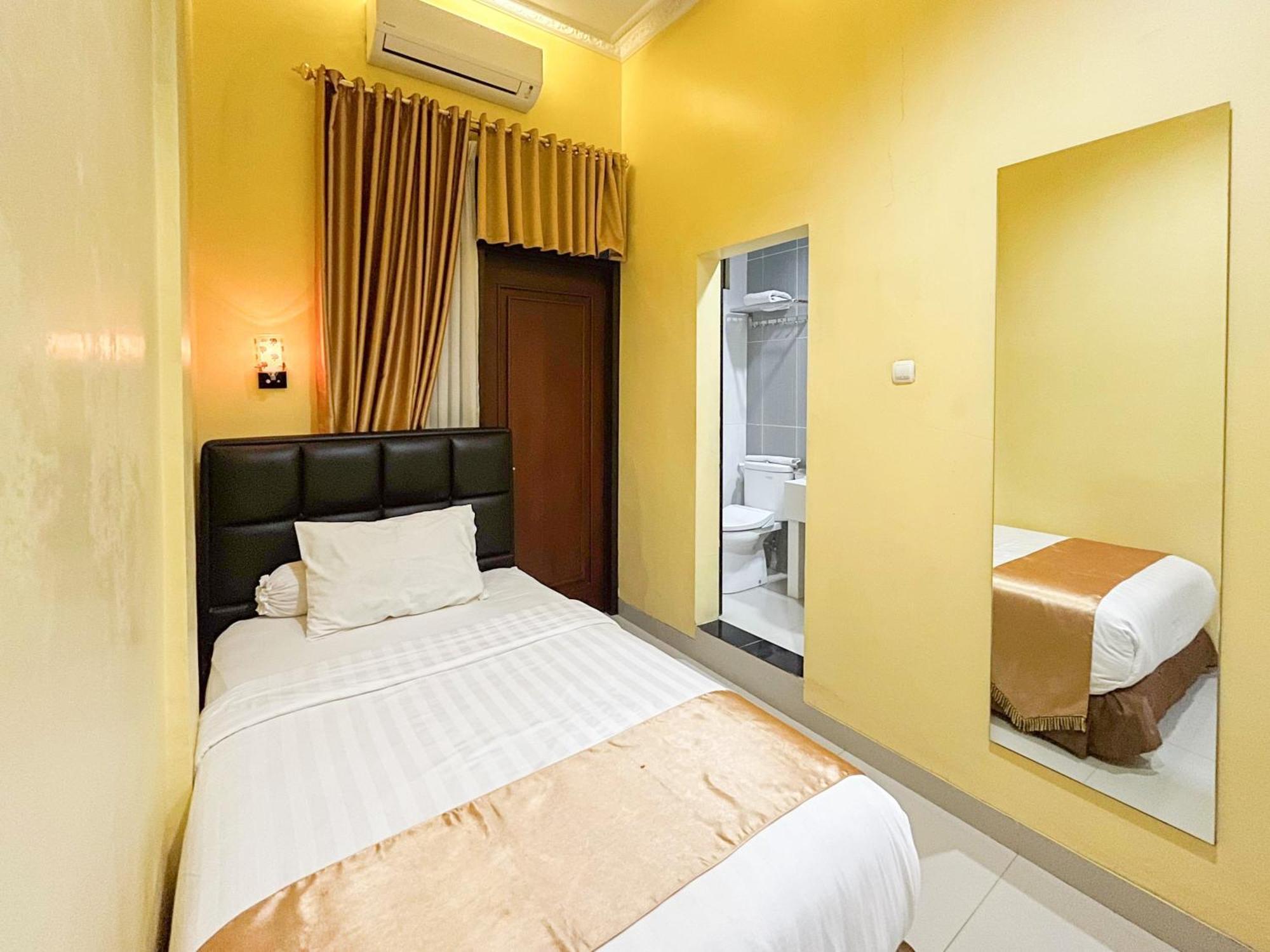 Kartika Hotel Syariah Pacitan Mitra Reddoorz Exteriér fotografie