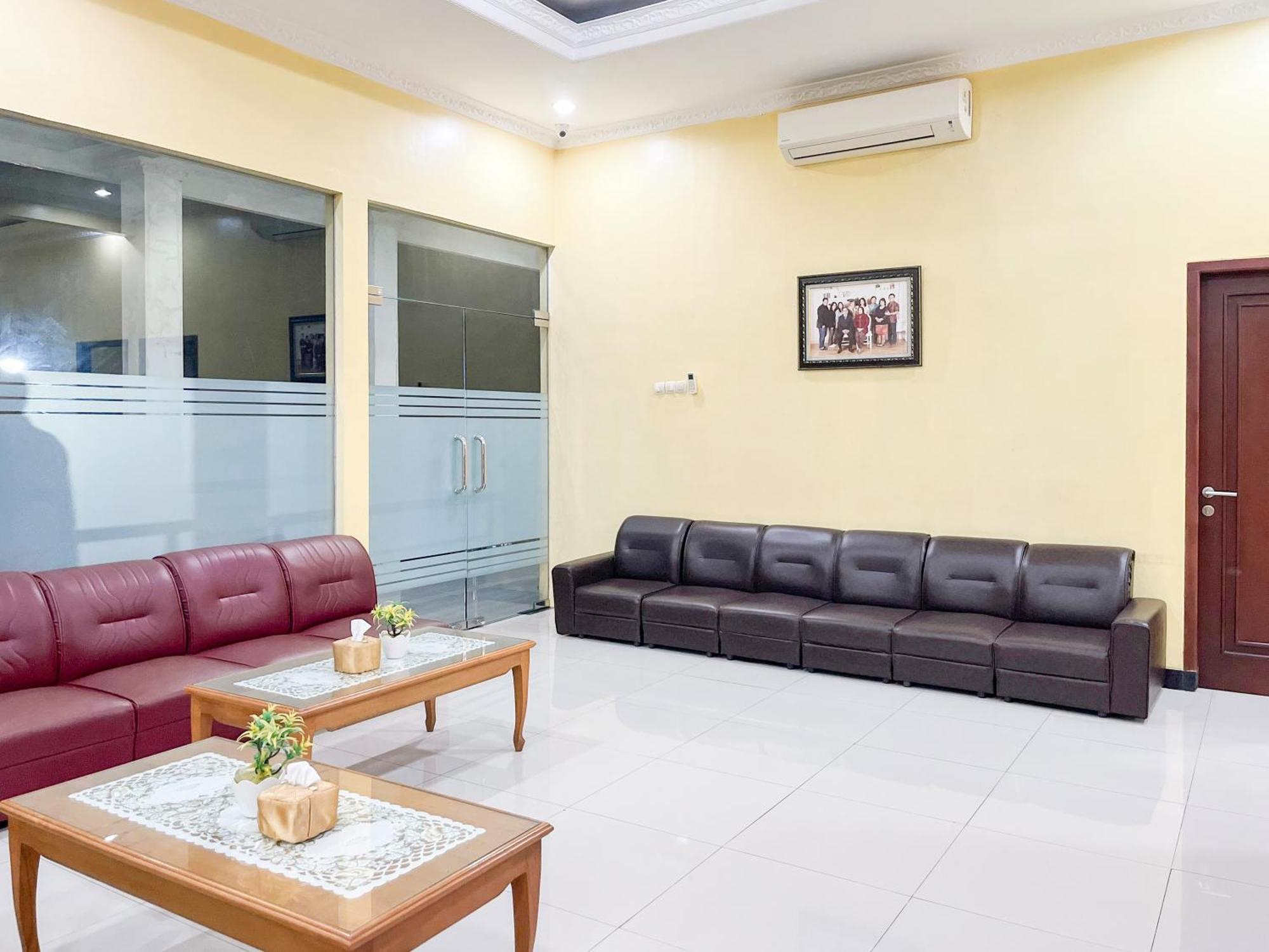 Kartika Hotel Syariah Pacitan Mitra Reddoorz Exteriér fotografie