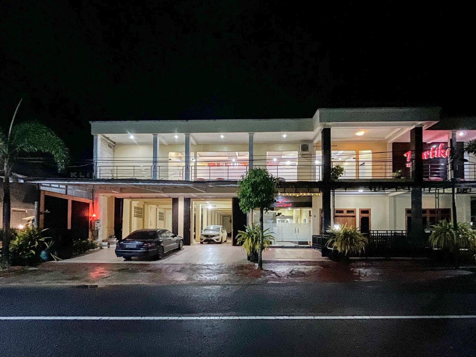 Kartika Hotel Syariah Pacitan Mitra Reddoorz Exteriér fotografie