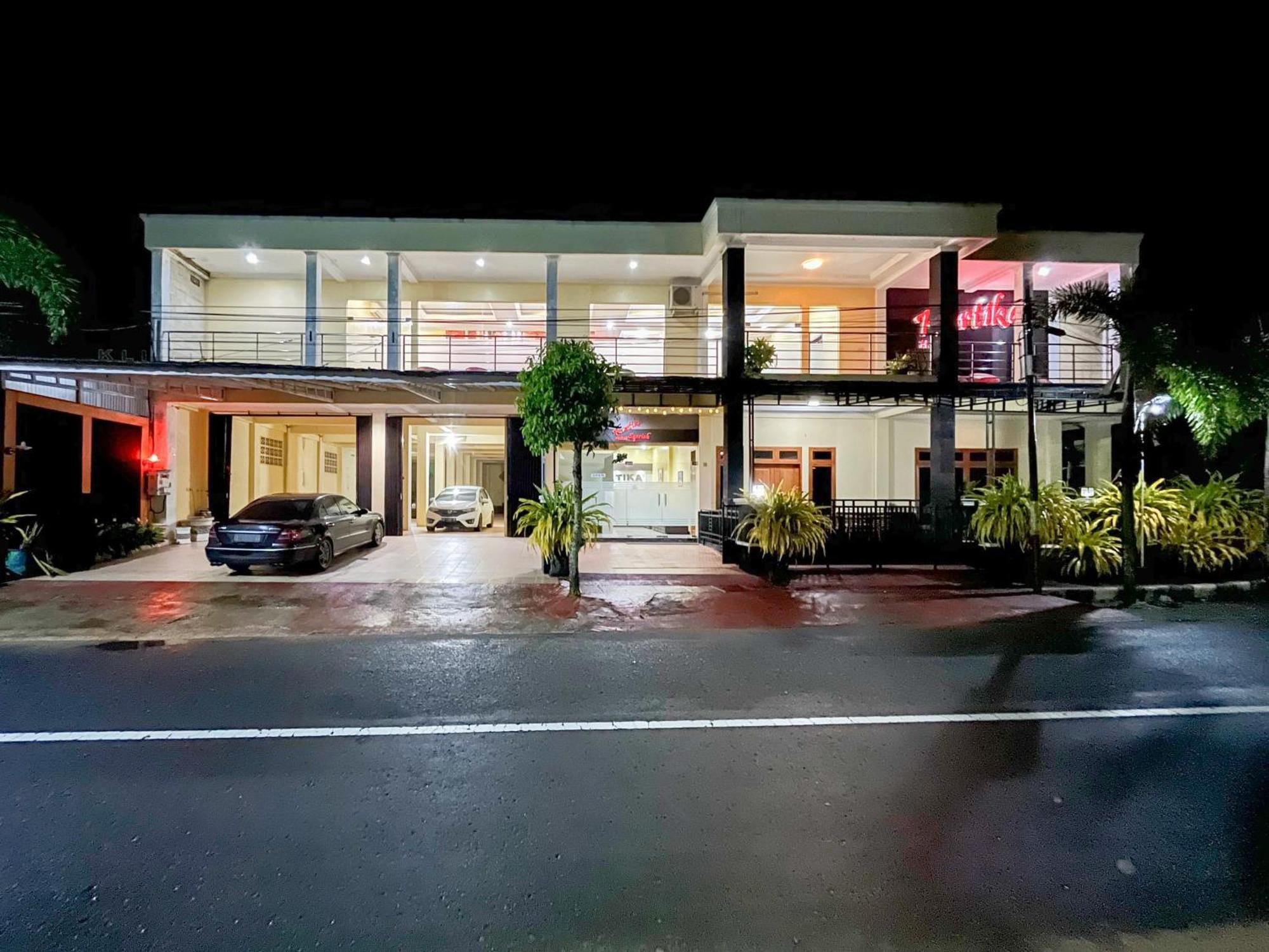 Kartika Hotel Syariah Pacitan Mitra Reddoorz Exteriér fotografie